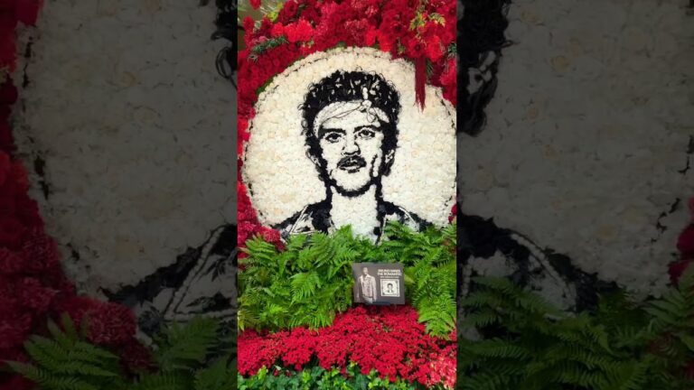 Bruno Mars at the Bellagio Conservatory? #vegas #brunomars #travel